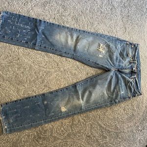 Levi Distressed Slim Straight